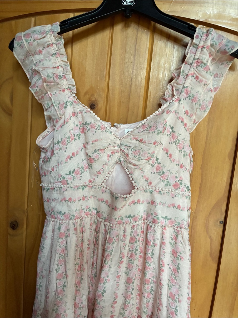 Cottage core feminine ditsy floral midi dress - Picture 3 of 14